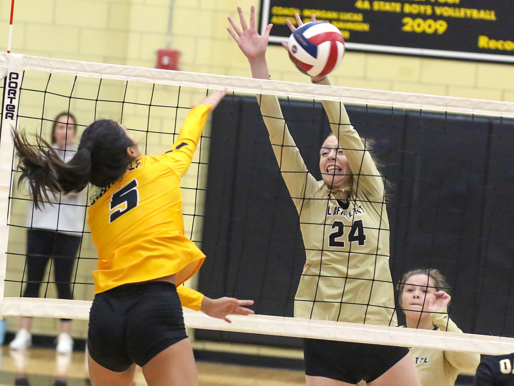 Lafayette vs. Oakville volleyball